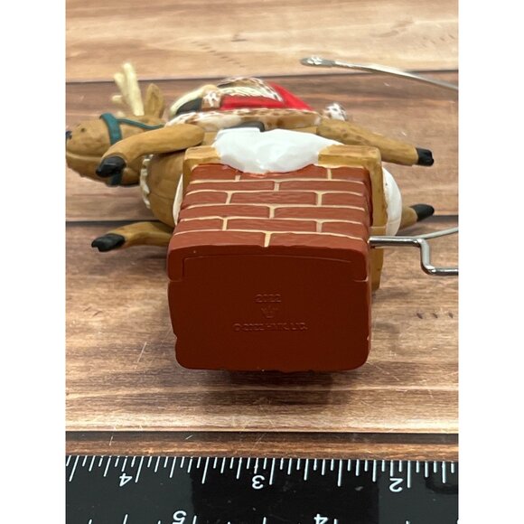 2022 HALLMARK KEEPSAKE ORNAMENT QG02416 GIDDY UP SANTA BY SHARON VISKER REINDEER - Picture 9 of 10